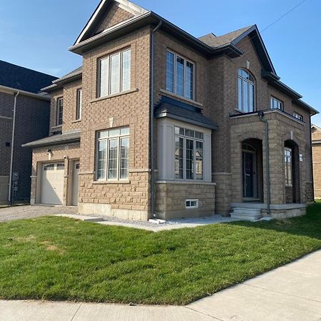 537 Veterans Dr Brampton On L7A 0C4 Villa Luaran gambar