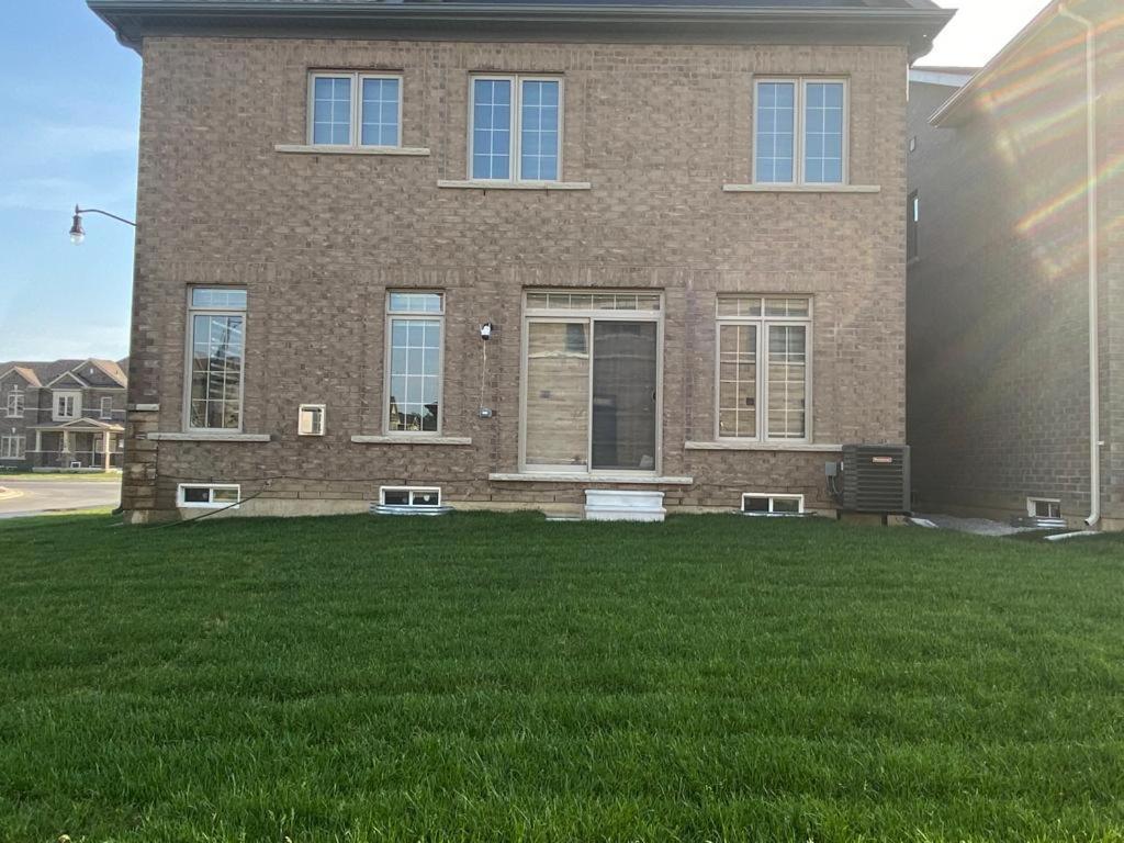 537 Veterans Dr Brampton On L7A 0C4 Villa Luaran gambar