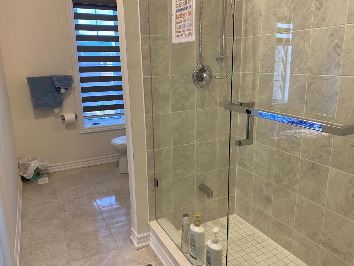 537 Veterans Dr Brampton On L7A 0C4 Villa Luaran gambar