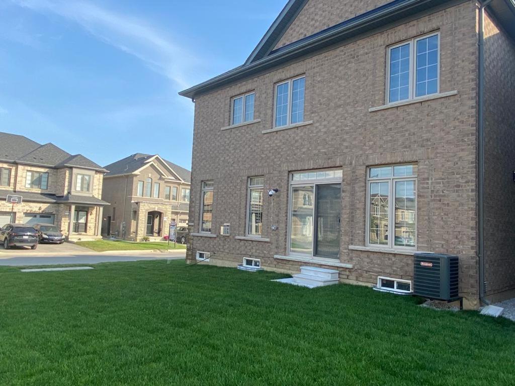 537 Veterans Dr Brampton On L7A 0C4 Villa Luaran gambar