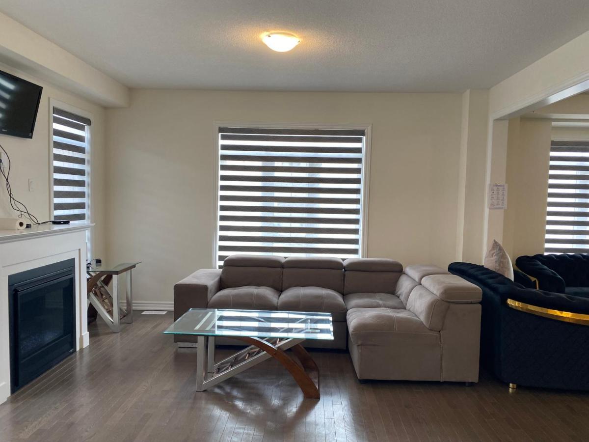 537 Veterans Dr Brampton On L7A 0C4 Villa Luaran gambar